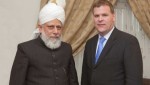 Minister Spraw Zagranicznych Kanady odwiedził Światowego Przywódcę Muzułmańskiego Dżamaat Ahmadiyya